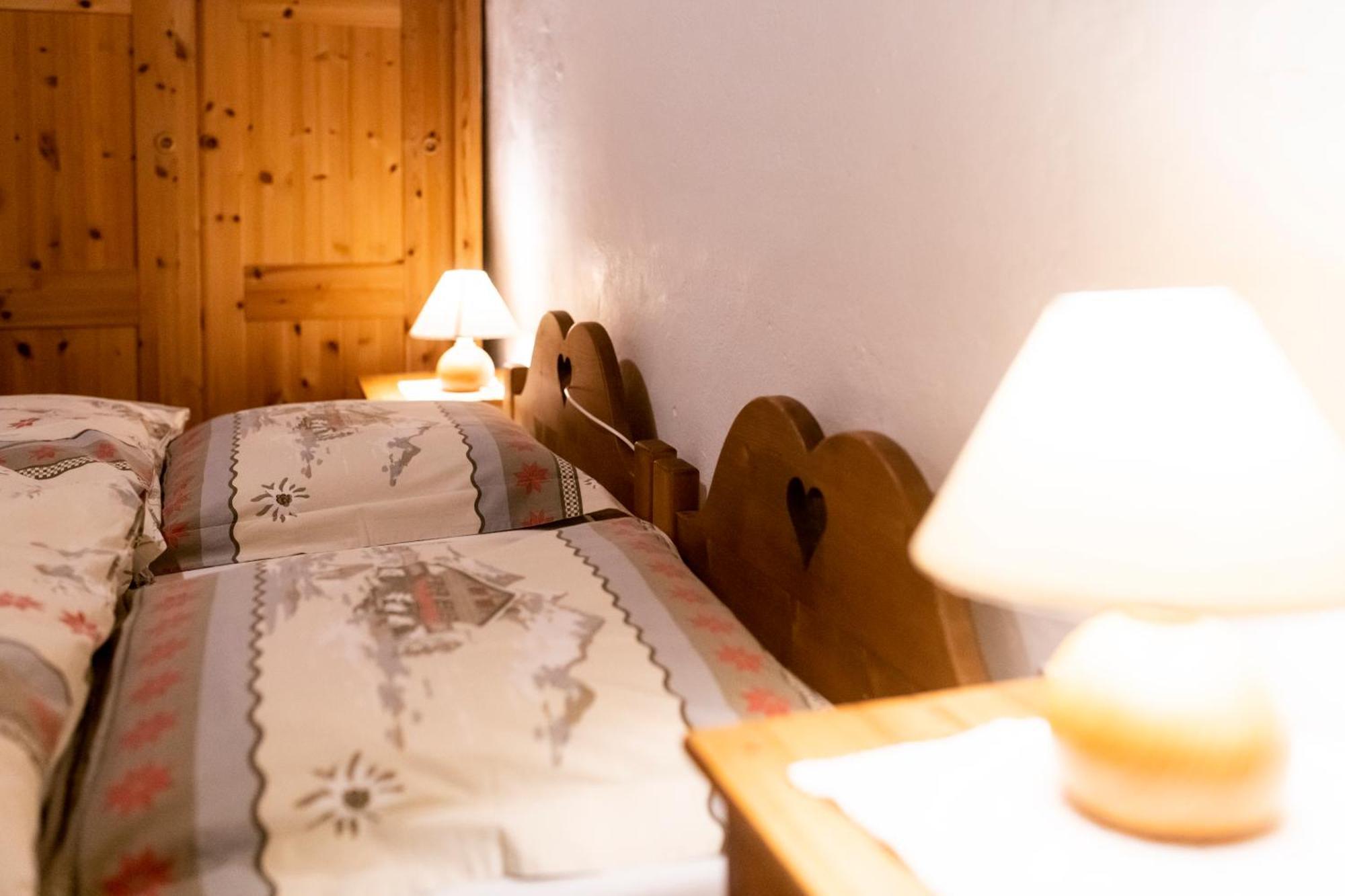 Aiguille De La Tza Hotel อาโรลลา ภายนอก รูปภาพ