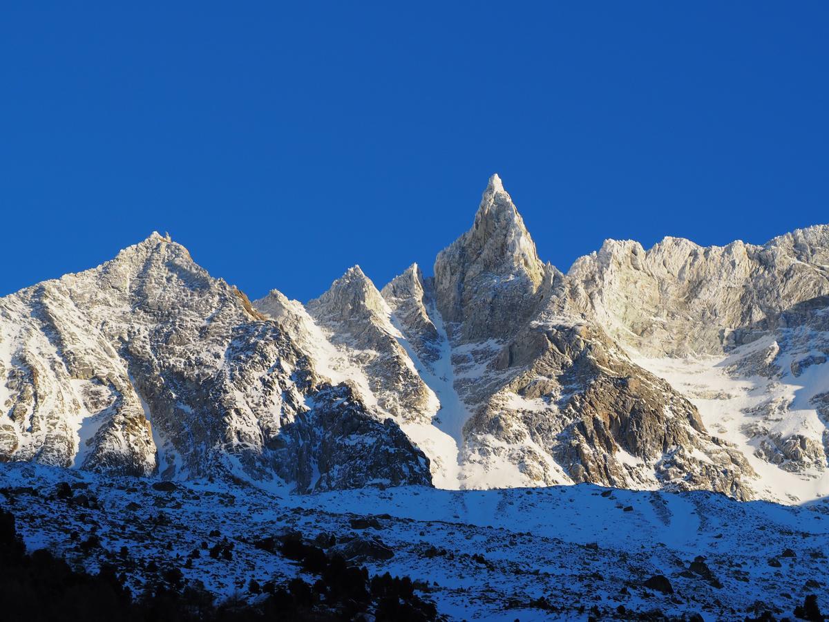 Aiguille De La Tza Hotel อาโรลลา ภายนอก รูปภาพ